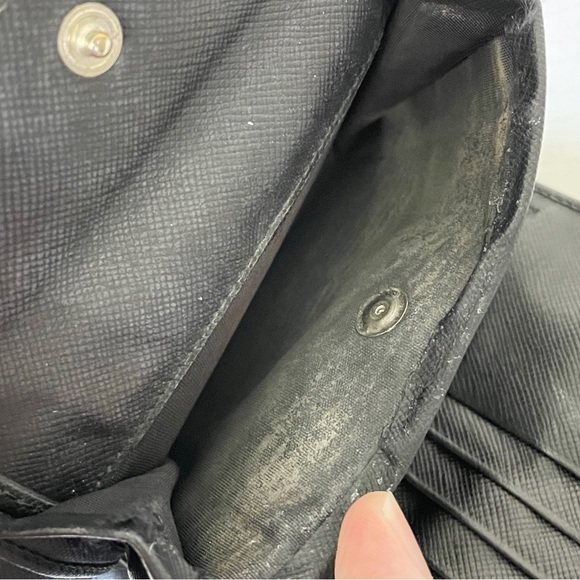 Prada black saffiano leather triangle logo trifold medium snap wallet - Picture 7 of 11